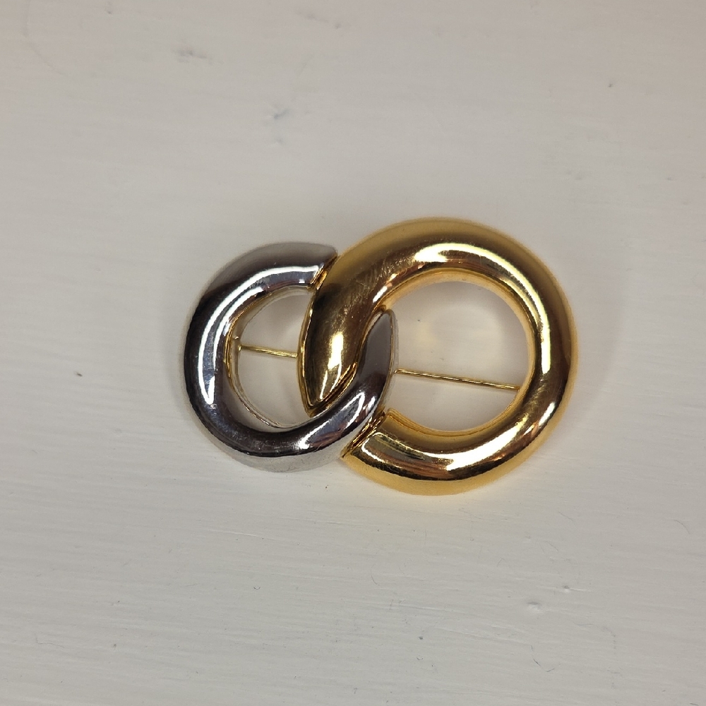 Vintage Two-Tone Interlocking Circle Brooch Pin Gold & Silver Tone